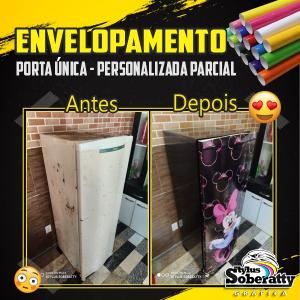 GELADEIRA PORTA ÚNICA - PERSONALIZADA PARCIAL VINIL  CORES VARIADAS BRILHOSO SEM REFILE PERSONALIZADA NA FRENTE, CORES LISAS NAS LATERAIS